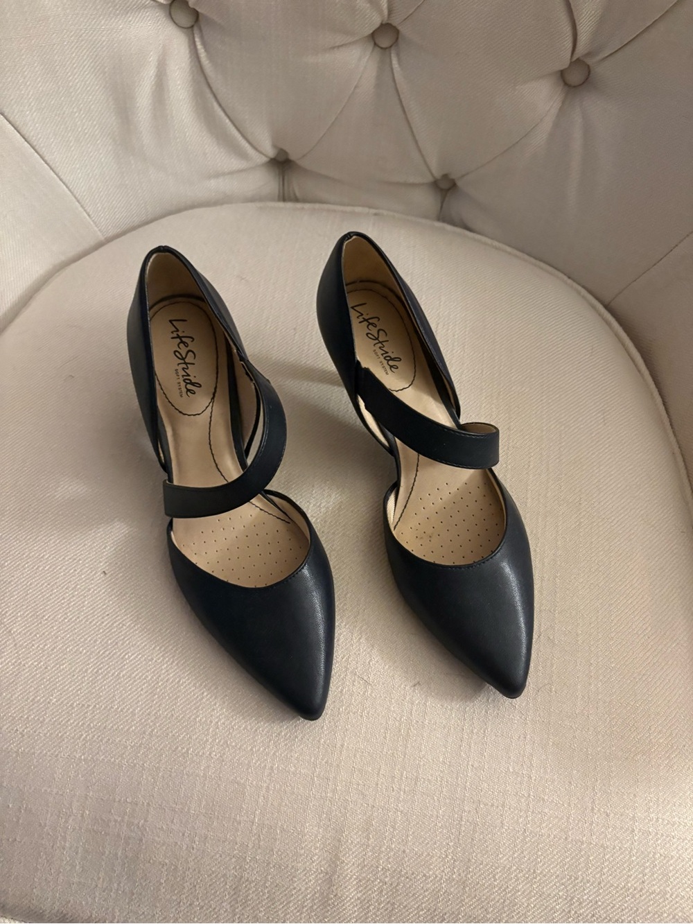 Life Stride Black Pointed Mary Jane Heels with Strap